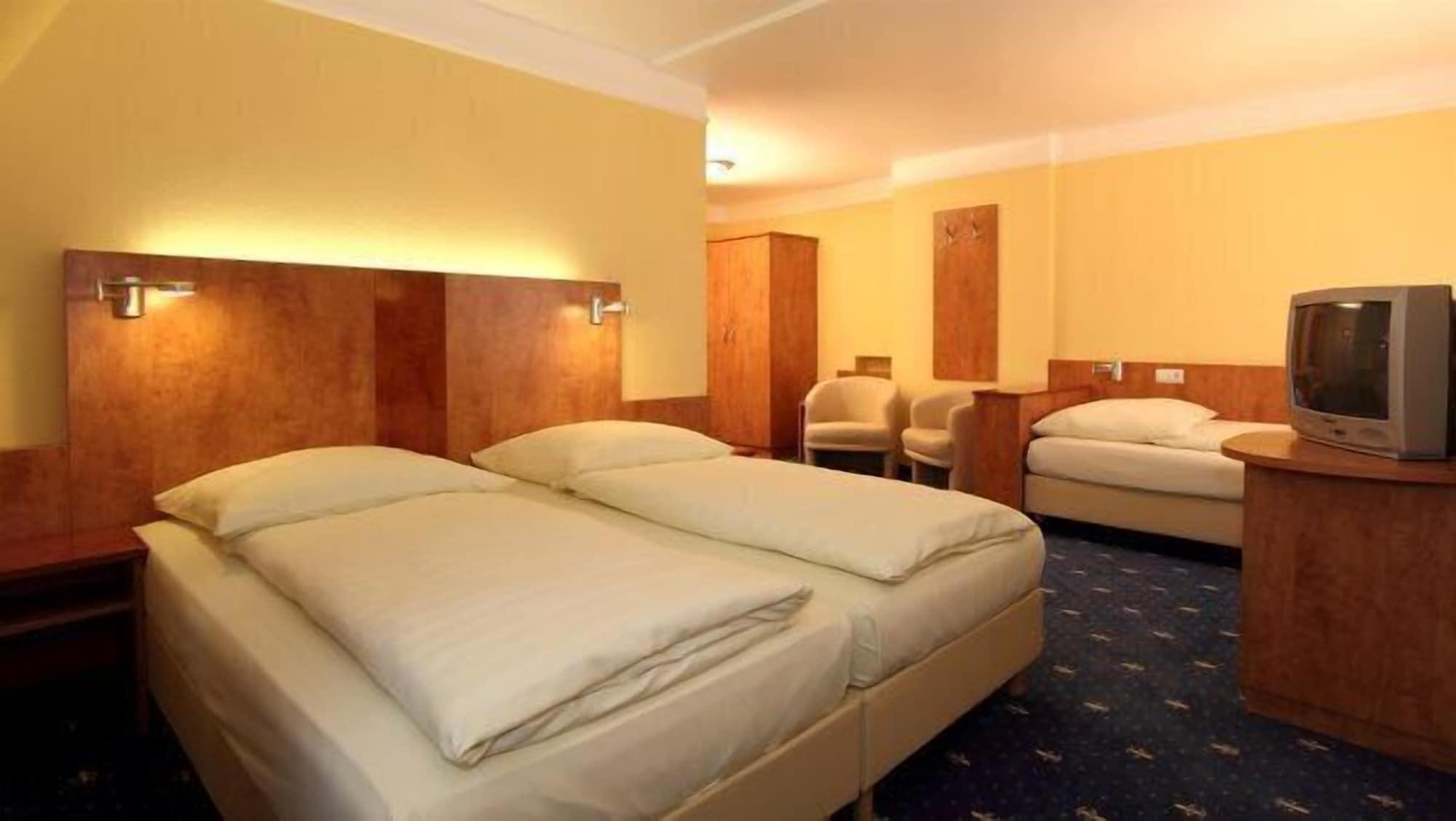 Aparthotel Astro - Nichtraucherhotel Stuttgart Bagian luar foto