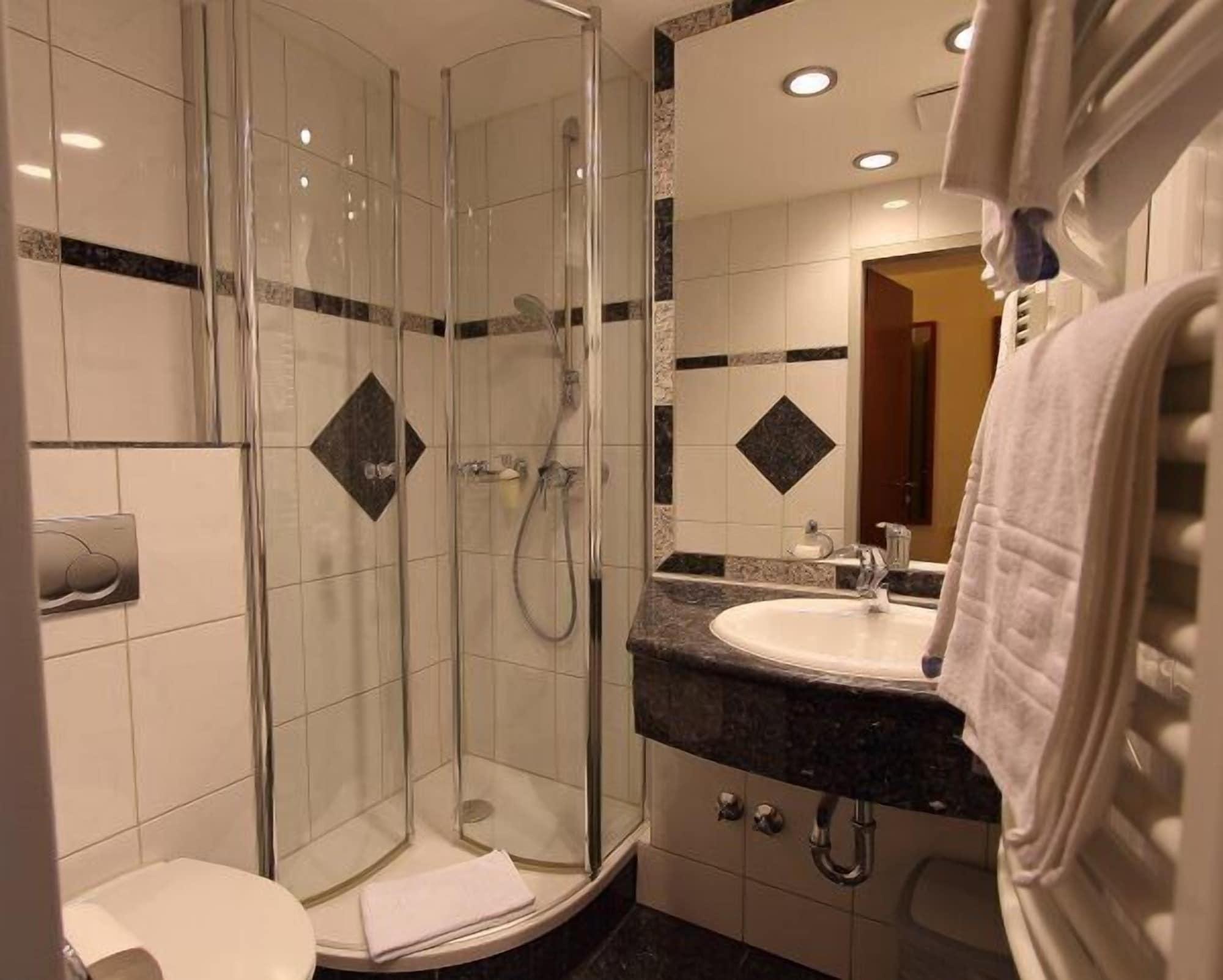 Aparthotel Astro - Nichtraucherhotel Stuttgart Bagian luar foto