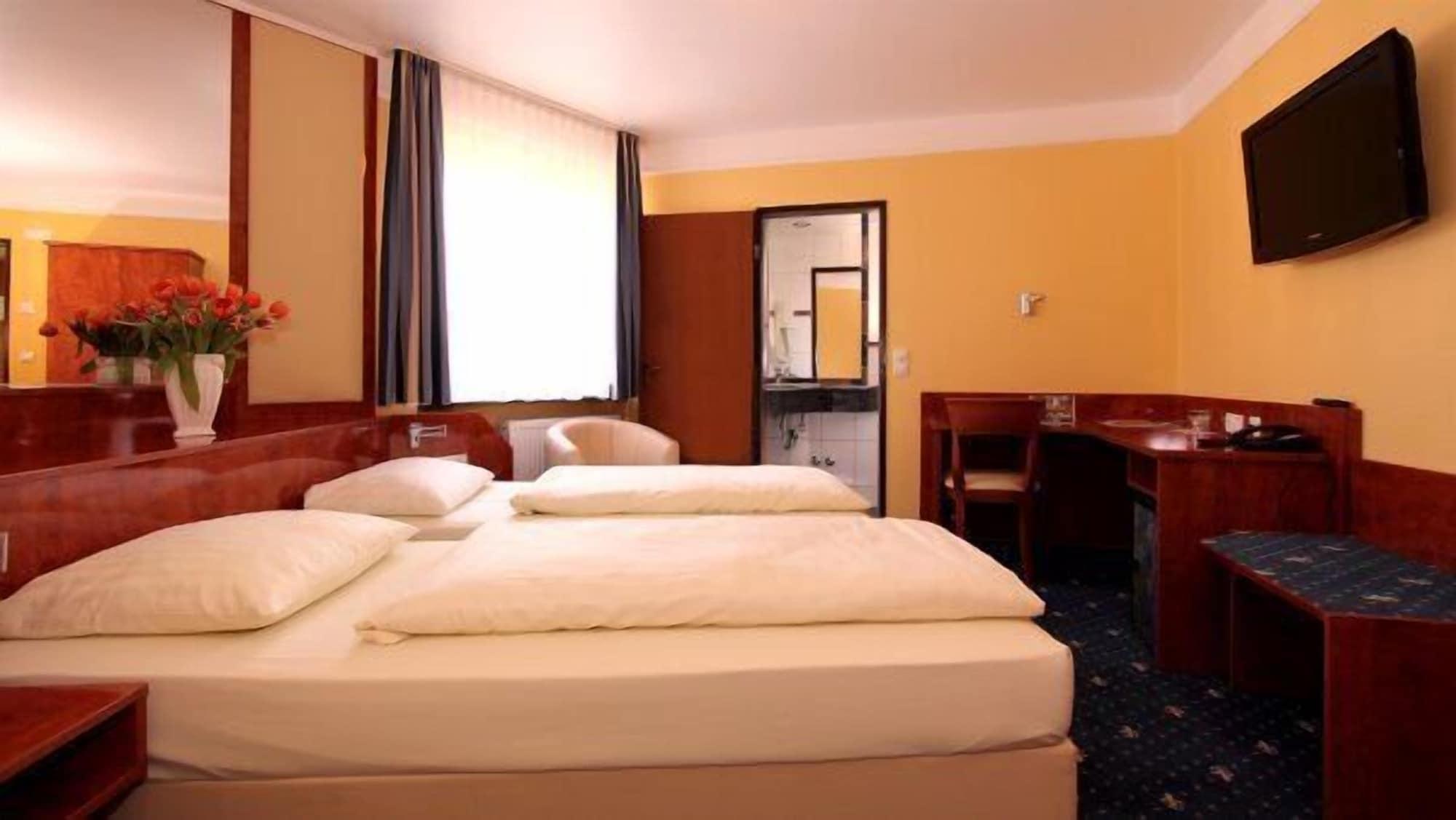 Aparthotel Astro - Nichtraucherhotel Stuttgart Bagian luar foto