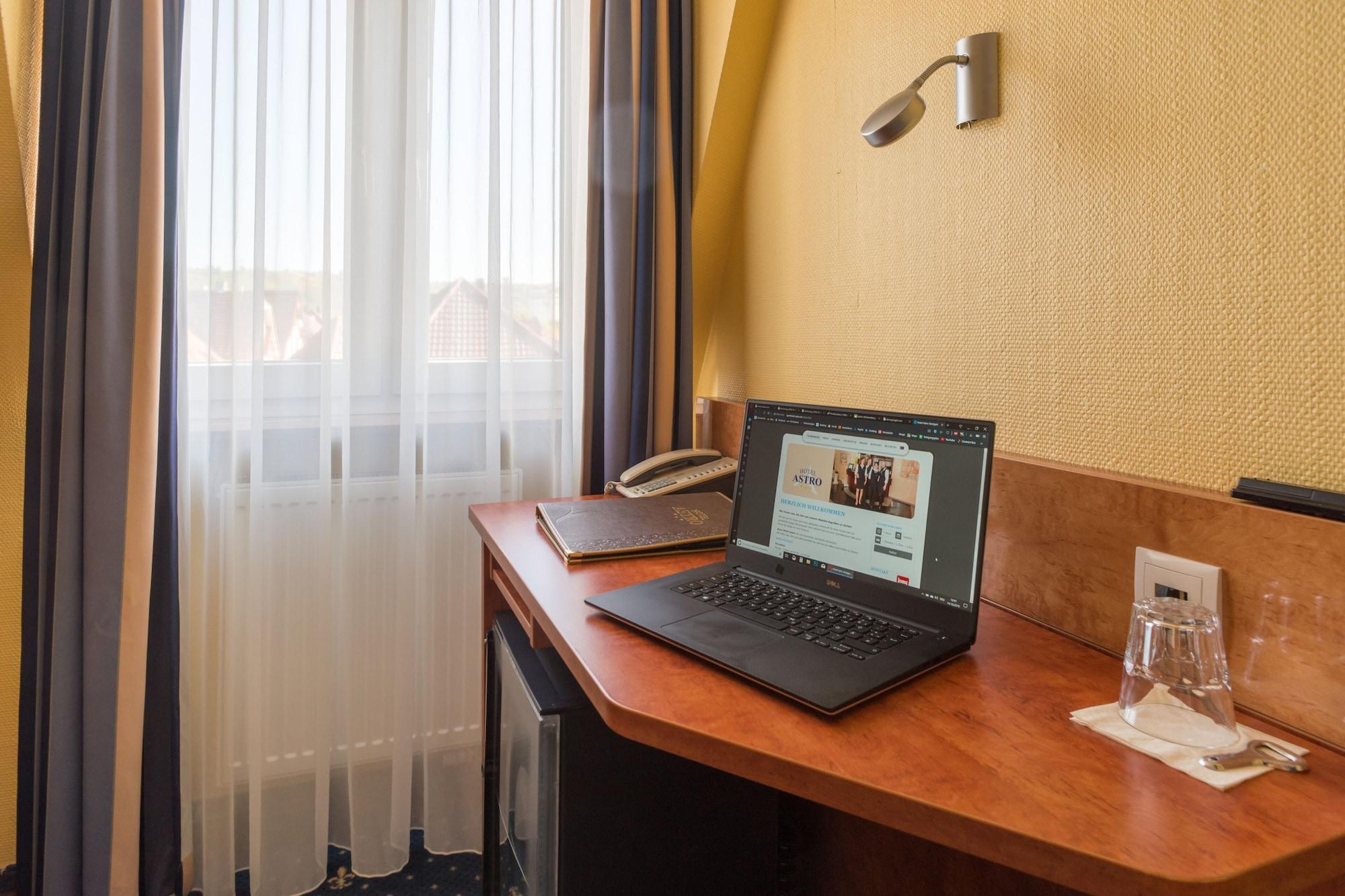 Aparthotel Astro - Nichtraucherhotel Stuttgart Bagian luar foto