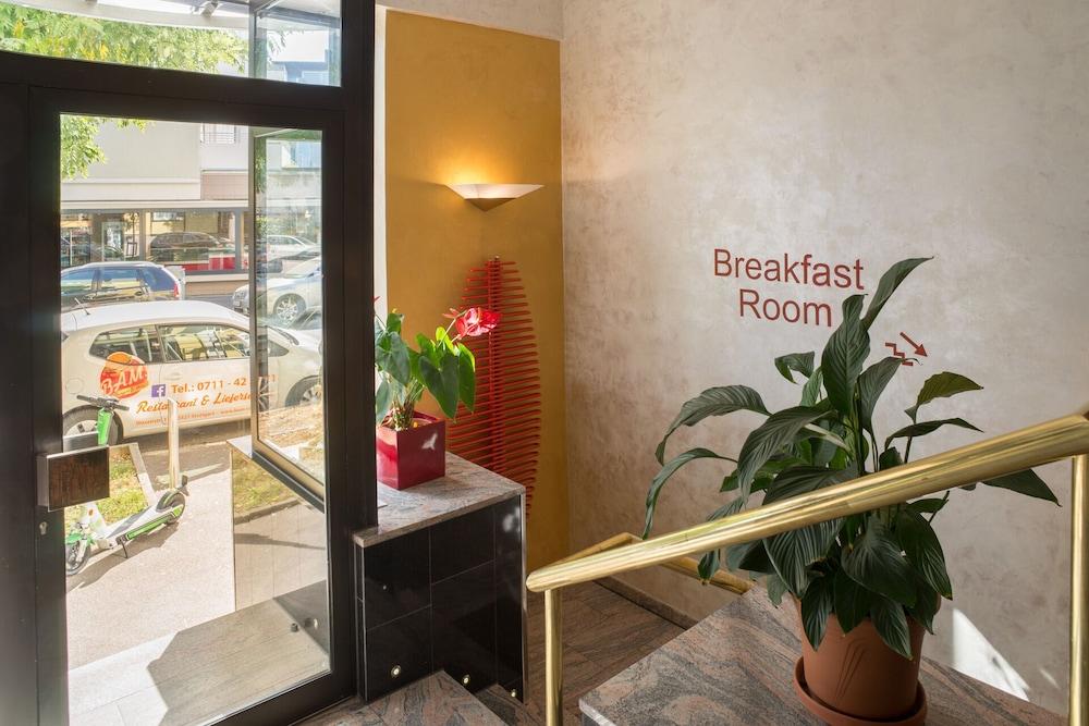 Aparthotel Astro - Nichtraucherhotel Stuttgart Bagian luar foto